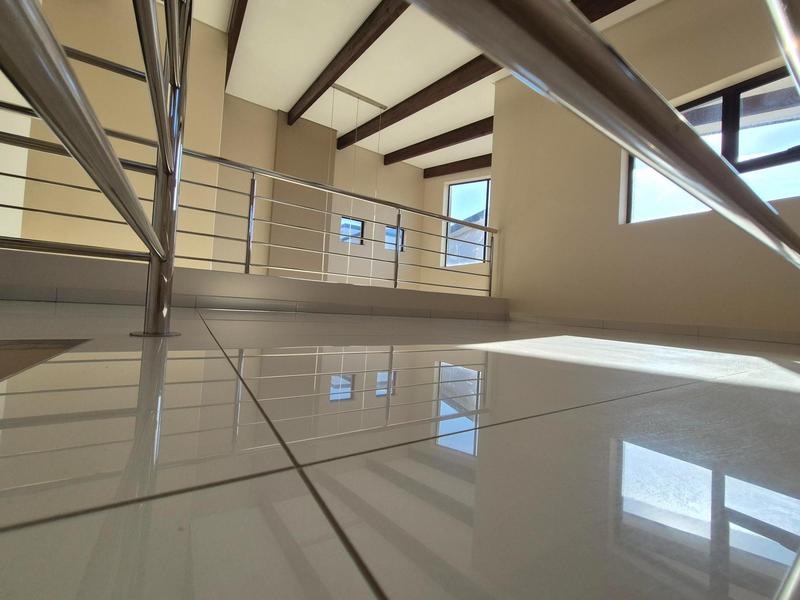 To Let 3 Bedroom Property for Rent in Bloubergrant Western Cape
